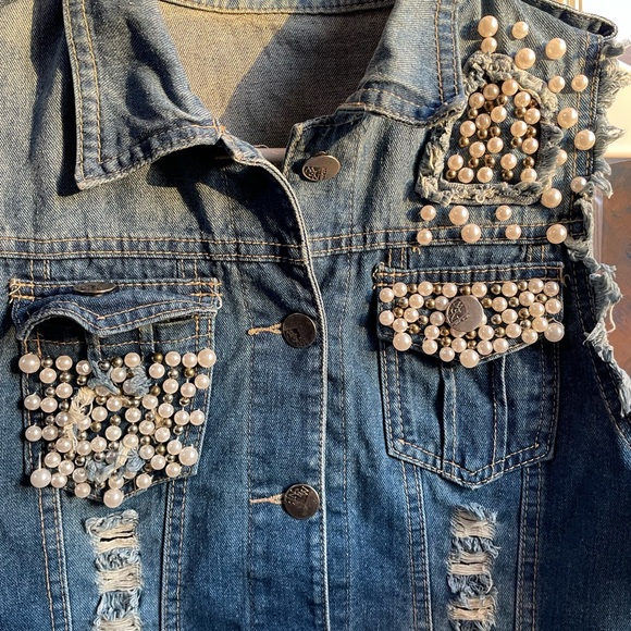 Y2K Llove Pearl distressed sleeveless denim vest - Picture 9 of 11